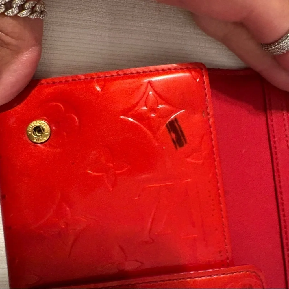 Louis Vuitton Vernis Walker Pouchette